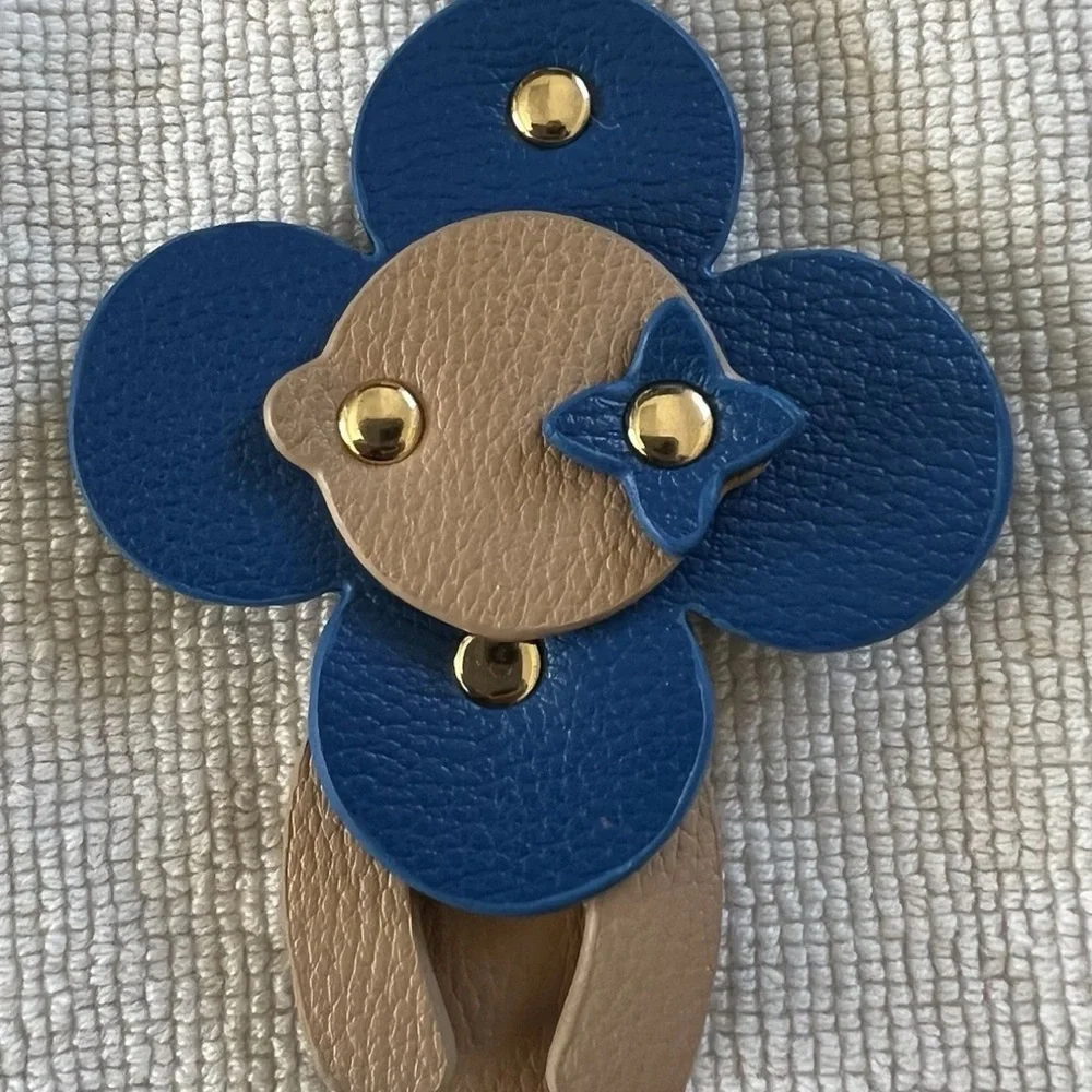 Louis Vuitton 2024 Christmas Holiday VIP Gift Charm Tags - Picture 5 of 7